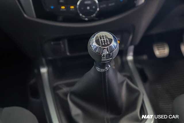 Nissan Navara KC Calibre E MT
